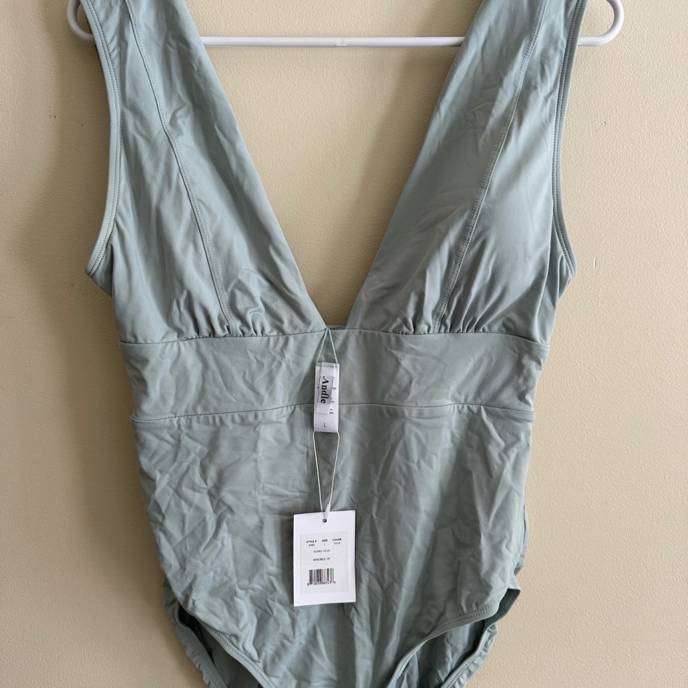 Andie “Mykonos” swimsuit